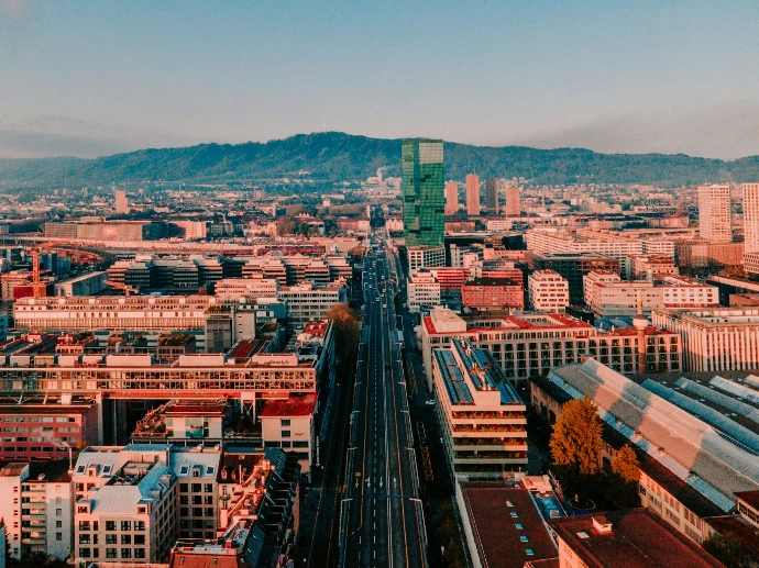 Foto von der Hardbrücke im Kreis 5 der Stadt Zürich